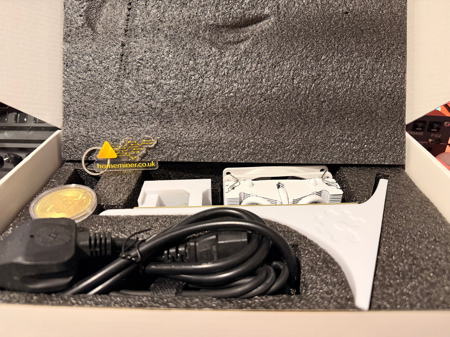 NerdQaxe++ Home Bitcoin Miner – 4.8TH/s Low-Power Open-Source ASIC | Quiet & Efficient Home BTC Mining